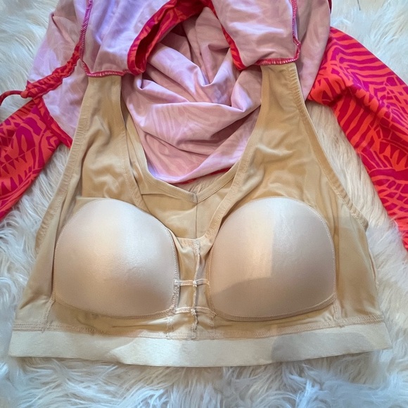 Kim Gravel x Swimsuits Long Sleeve Adjustable Side Tee Hidden Animal Size 14 - Picture 3 of 6